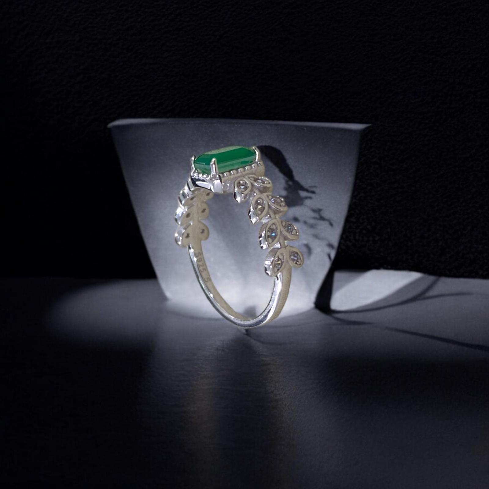 Glimmering Geometry Elegant Ring - Dyulokha