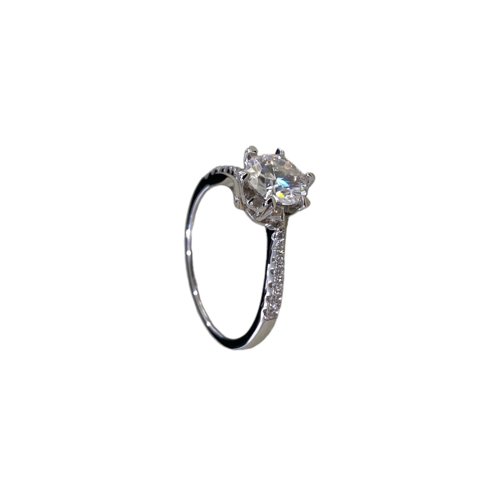 Radiant Glamour Moissanite Majesty Ring - Dyulokha