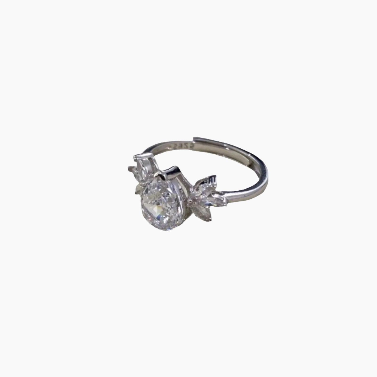 Symmetric Brilliance Diamond Ring - Dyulokha