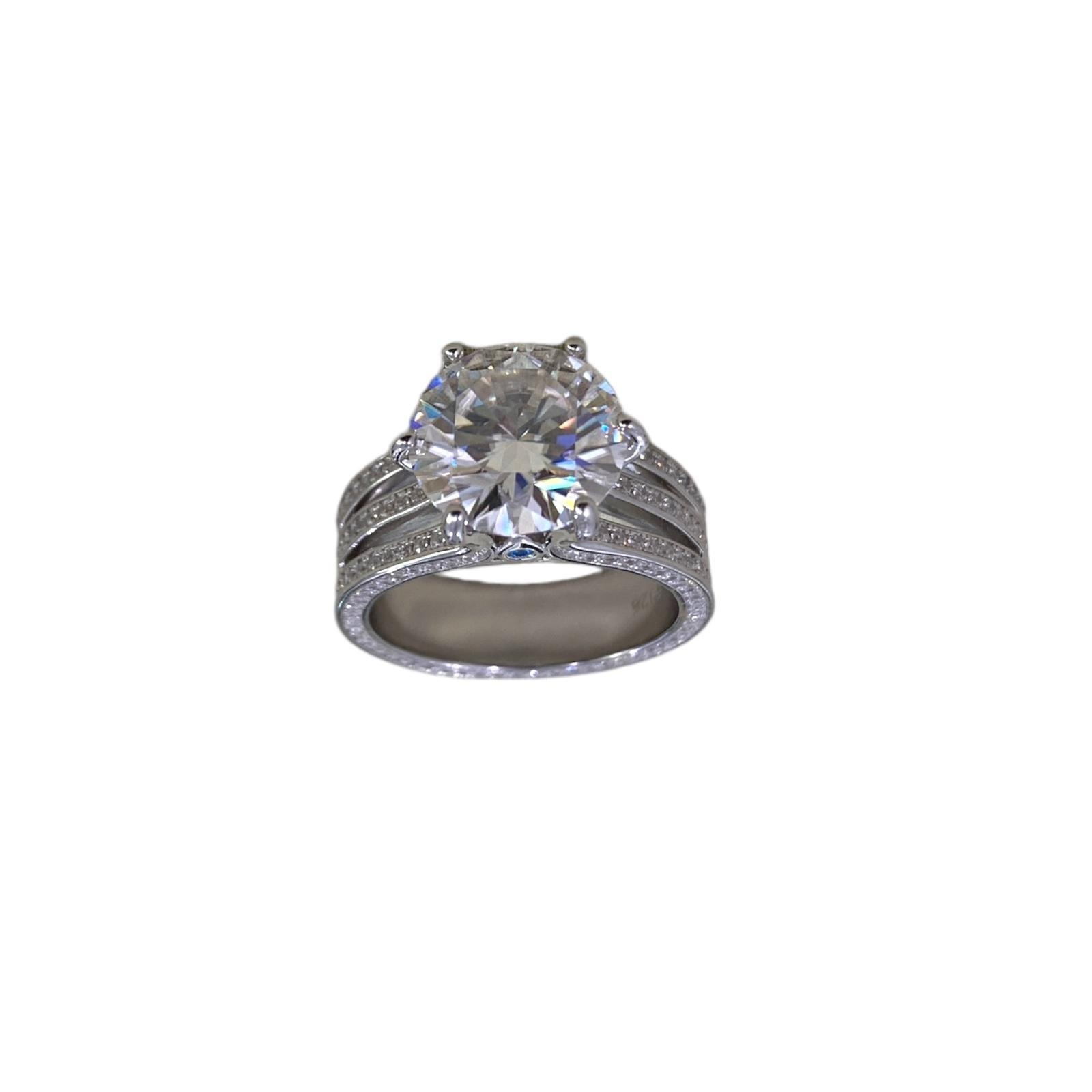 Sparkling Circles Moissanite Ring - Dyulokha