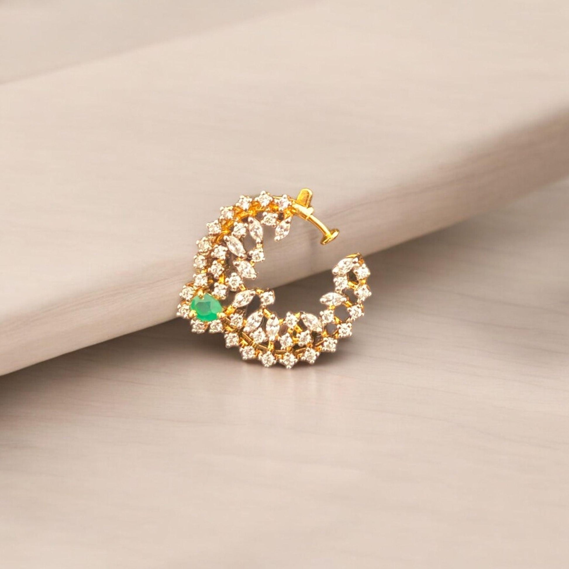 Enchanting Emerald Nose Ring - Dyulokha