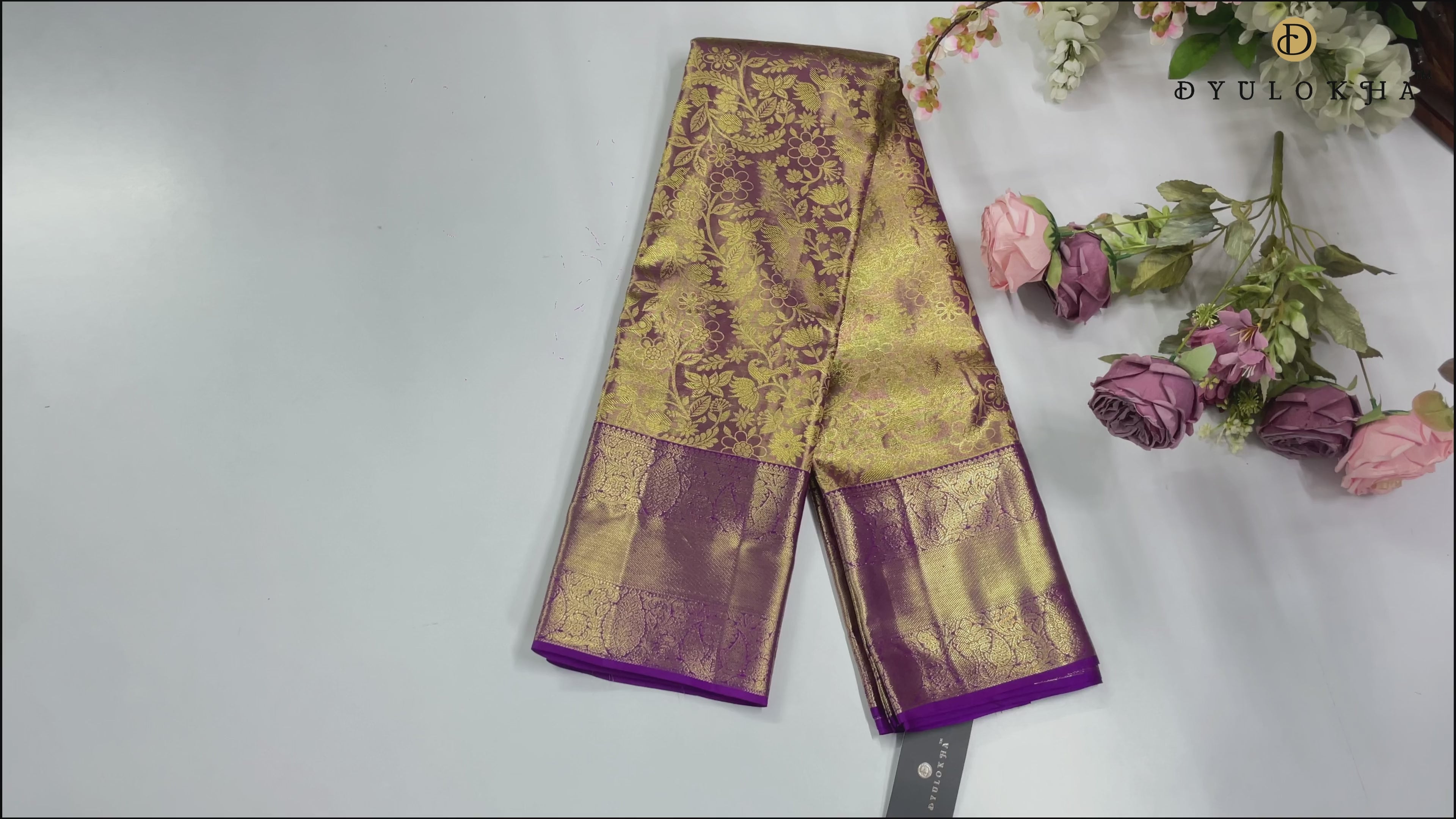 Load video: Golden Tapestry Silk Kanjivaram Saree